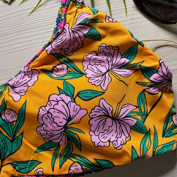 Maaji ๐ธ 4-Way Floral Bikini Top - Picture 7 of 12